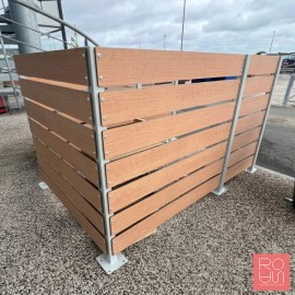 Guardacontenidors modulable en lames de fusta compacte 